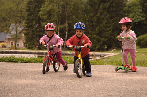 kids bike riding