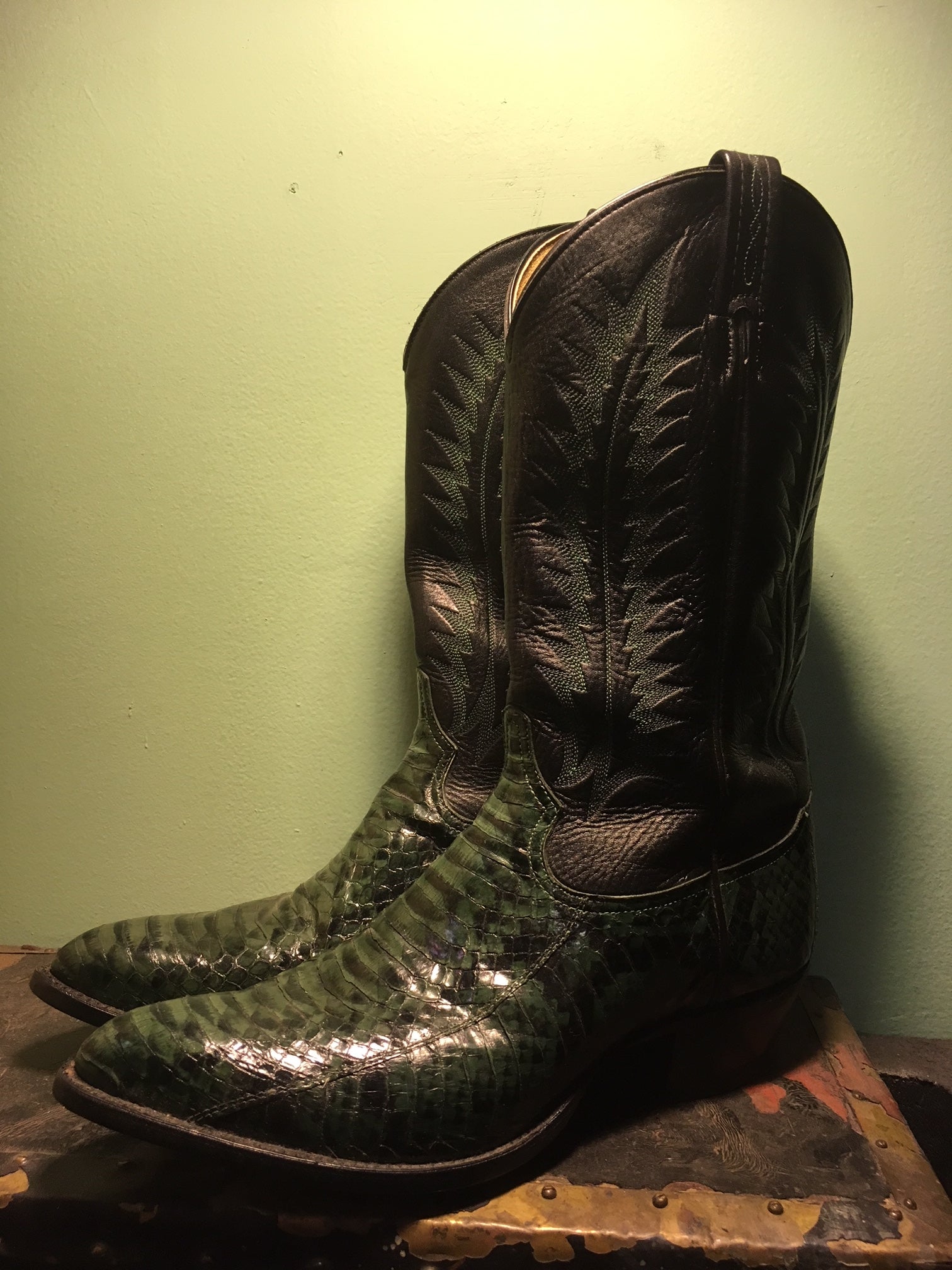 tony lama snakeskin cowboy boots