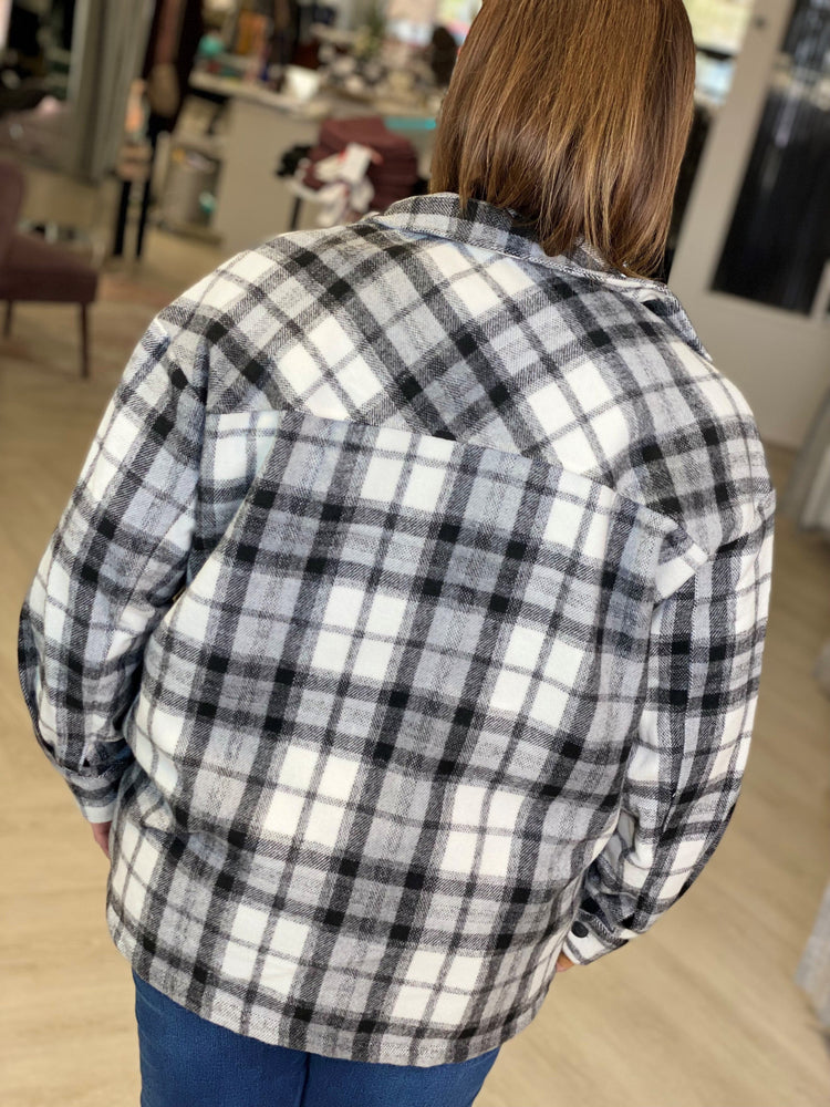 lige Betydning kok 1) BLACK AND OFF WHITE PLAID SHACKET – Love Marlow