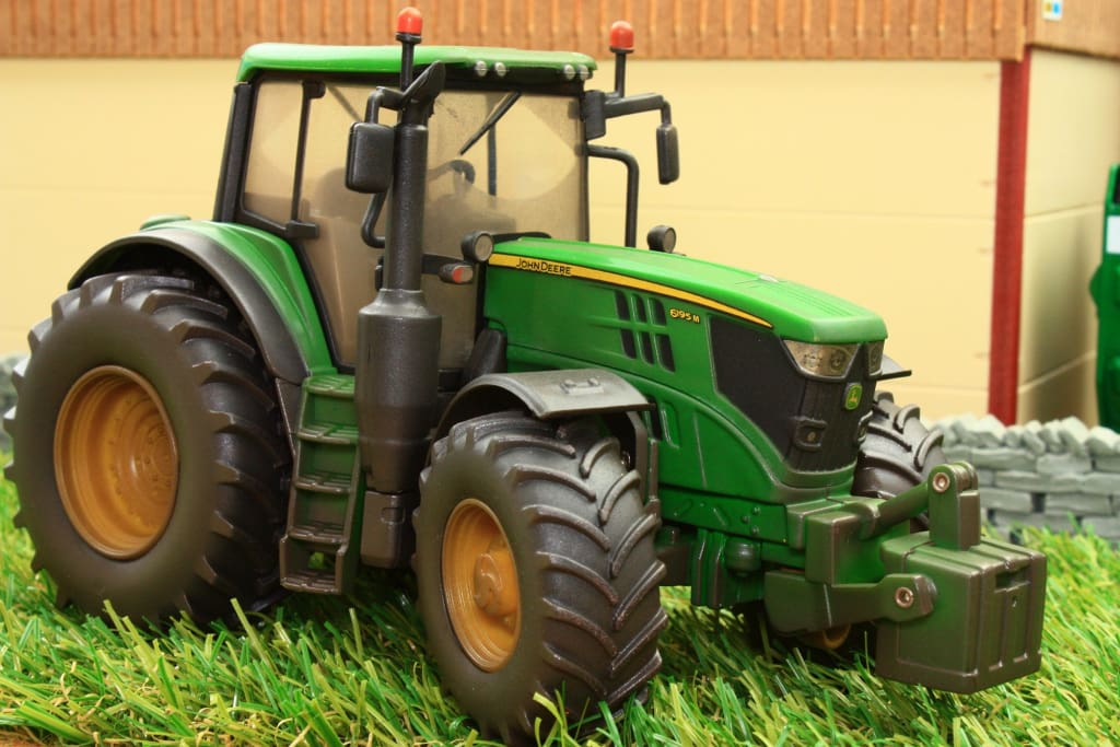 britains john deere tractor