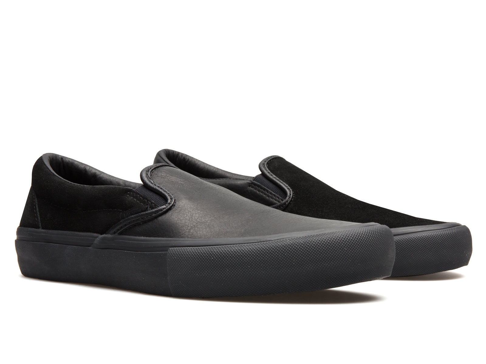 Vans-CLASSIC-SLIP-ON-VLT-LX-_EG_-LTHR-BLACK-2.jpg