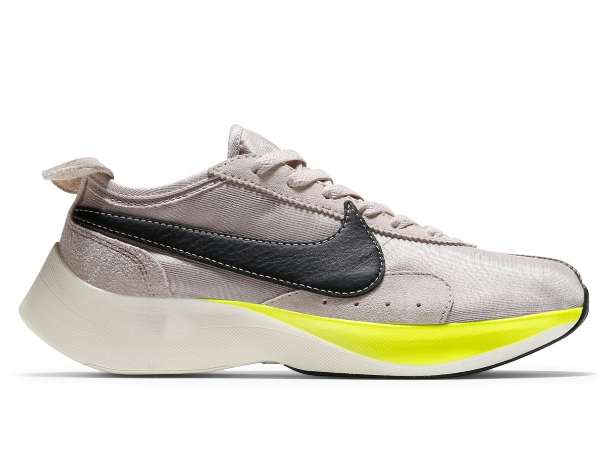 nike moon racer string