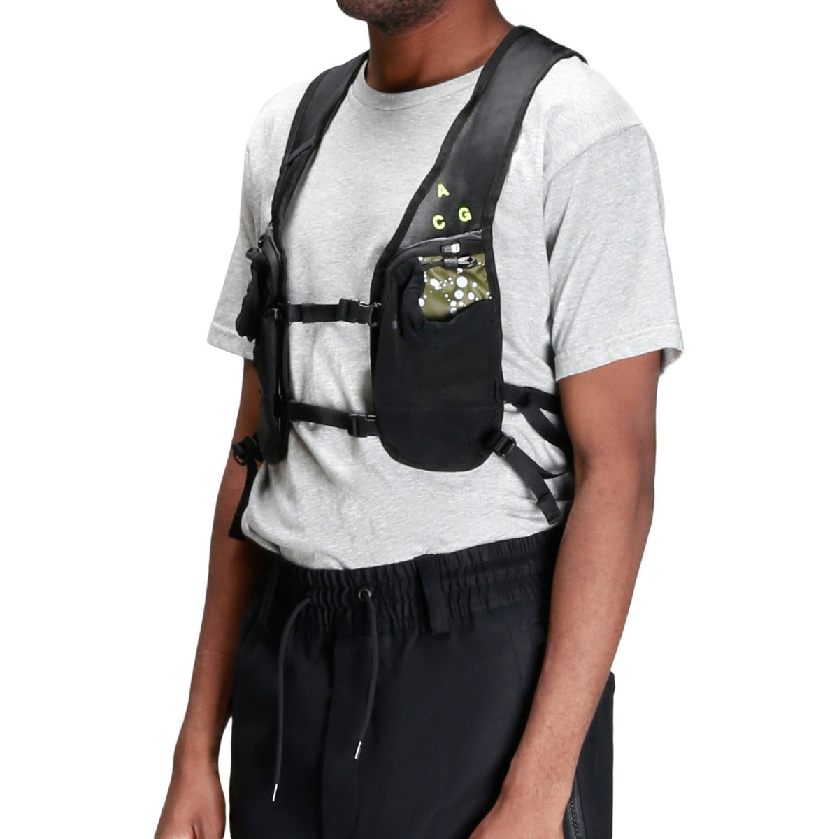 nikelab acg hydration race vest