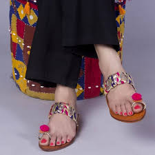 THE IN & OUT OF KOLHAPURI CHAPPALS – HISTORY, FACTS, FASHION & MORE