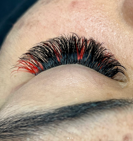 Colored lash extensions - 2022 Lash Trends