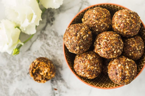 almond butter and dates energy balls for breastfeeding mothers