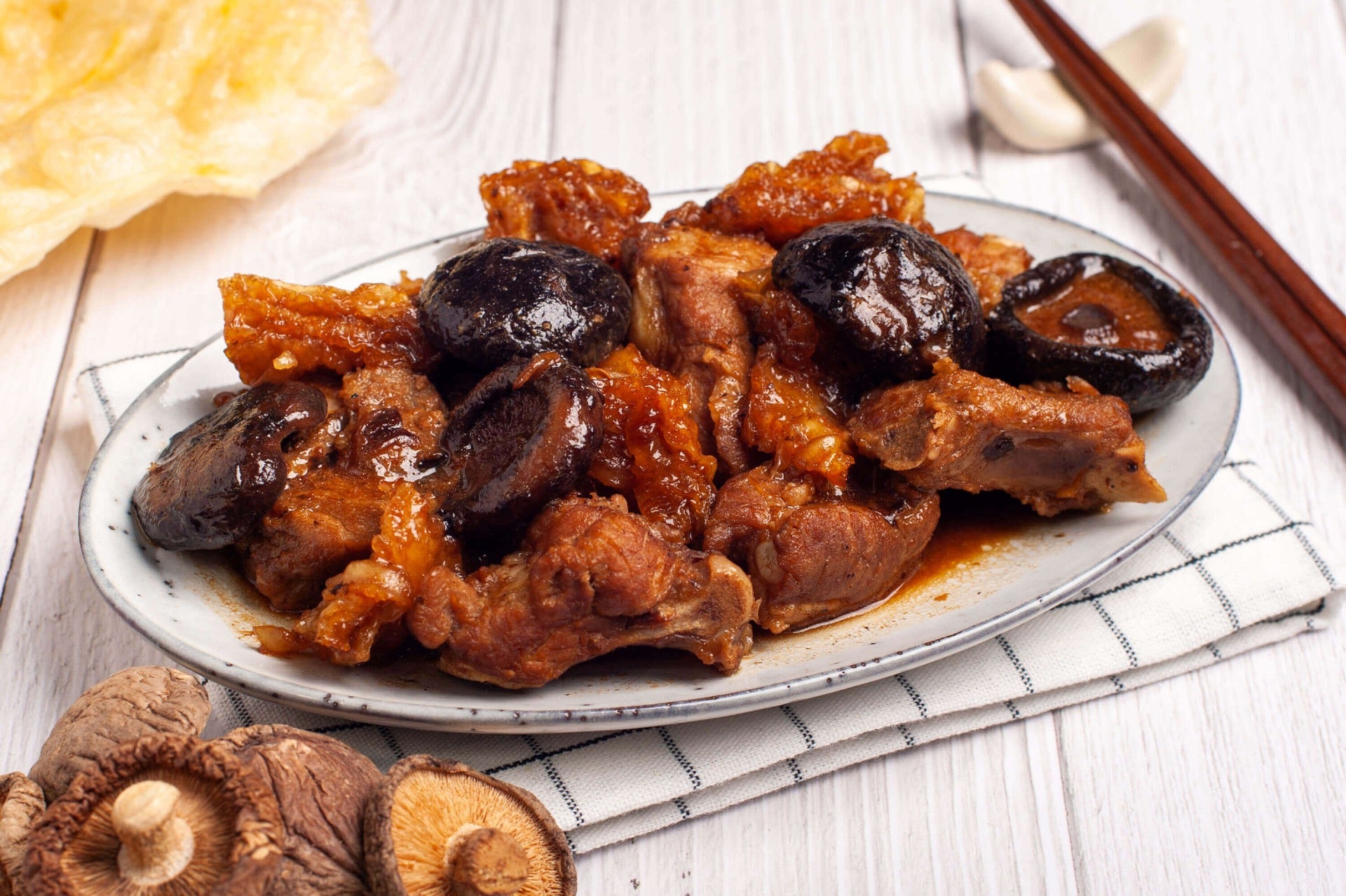 Braised Pork Ribs with Fish Maw & Shiitake Mushroom