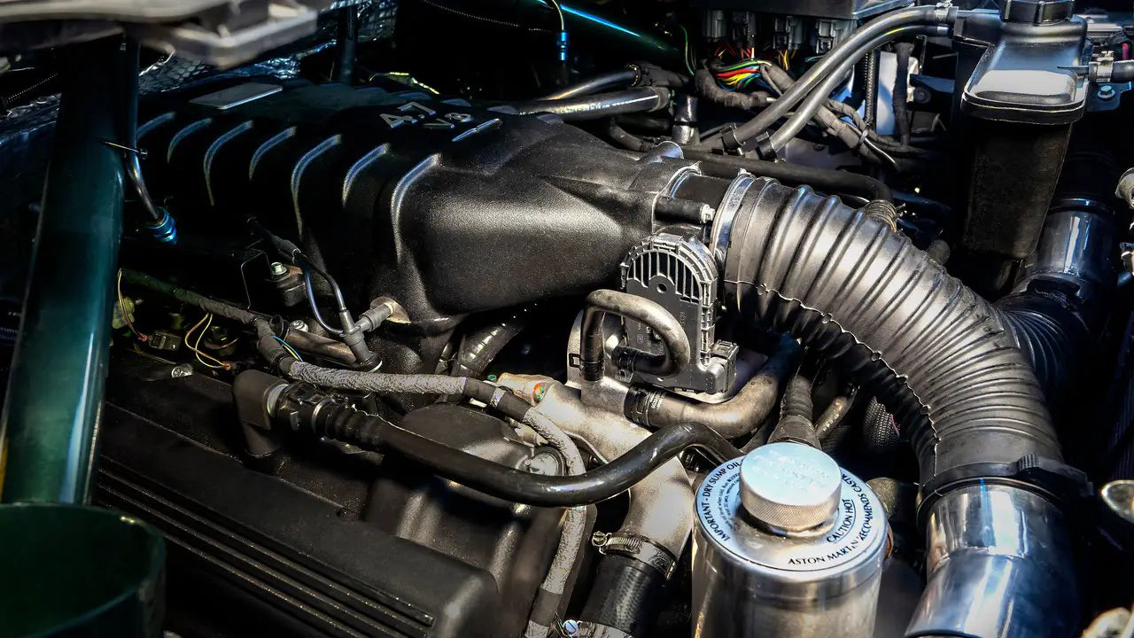 Aston_Martin-V8_Cygnet-engine