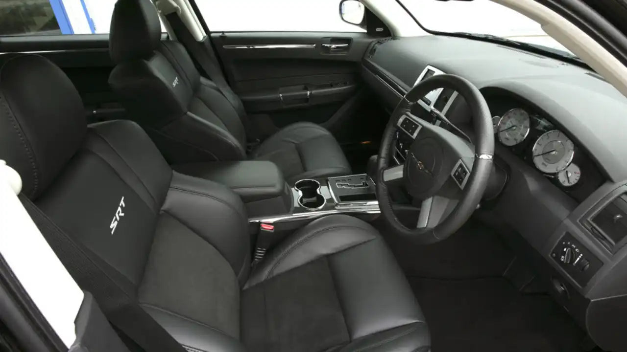 Chrysler 300C SRT interior