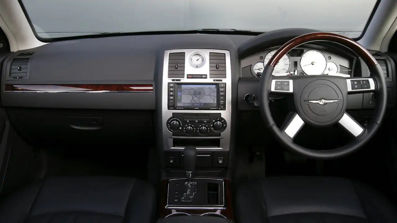 Chrysler 300C Touring interior