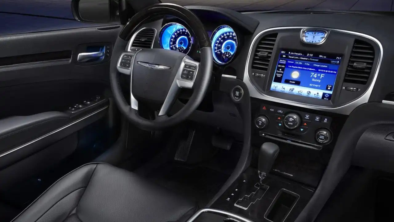 Chrysler 300S interior