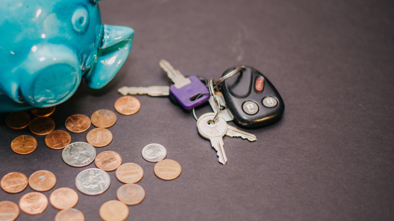 car-keys-piggy-bank