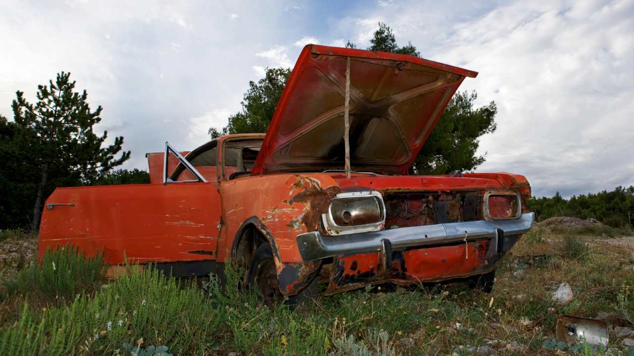 rusted-car