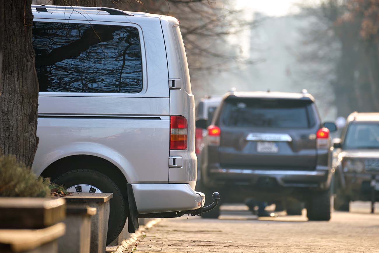 minivan traffic parking