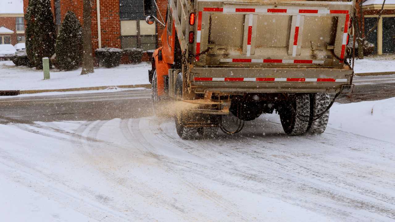 7 Dinge, die Sie im Winter in Ihrem Auto mitführen müssen