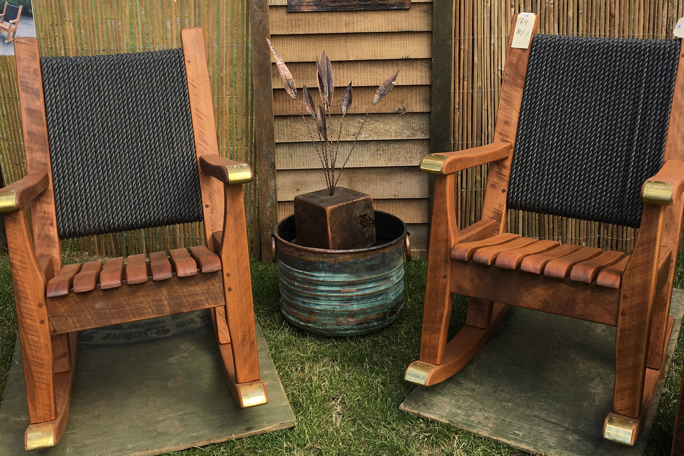 Featured image of post Outdoor Rocking Chair New Zealand : Choose from some of the best brands in nz kiwi camping, oztrail, coleman, black wolf, zempire &amp; more.
