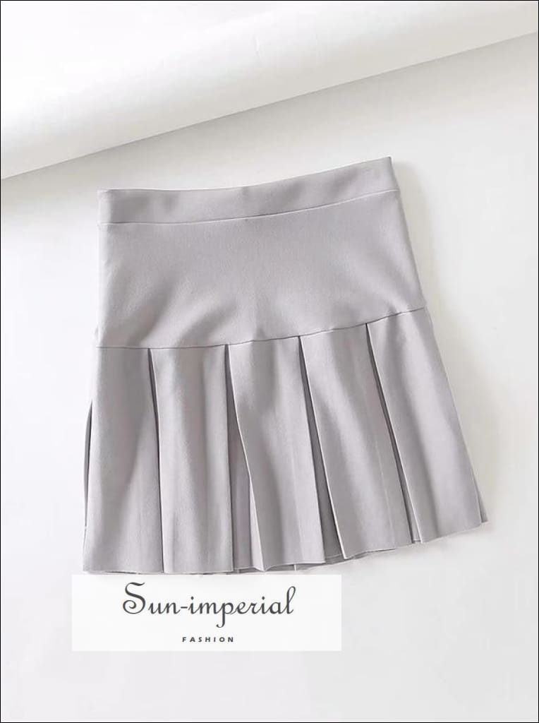 How to Wear a White Mini Skirt - the gray details