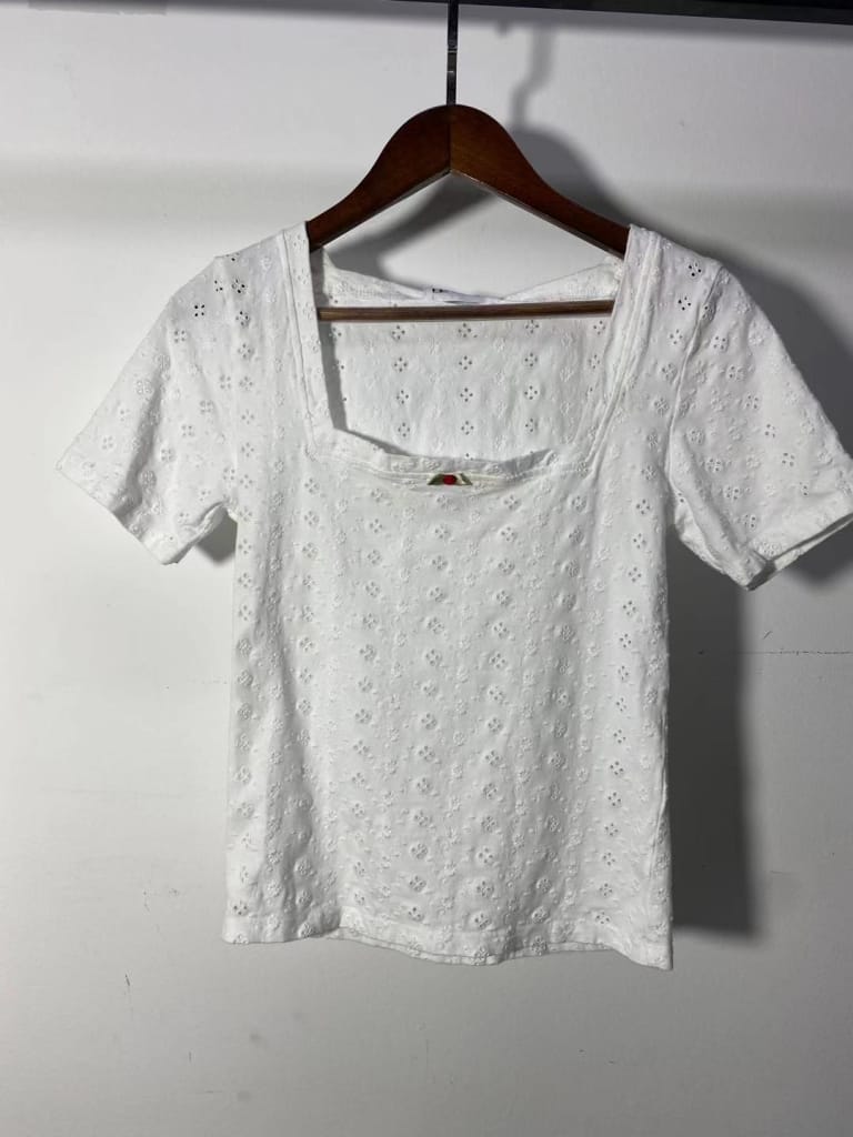 Women White Short Sleeve Embroidery Hollow out T-shirt Square Collar top