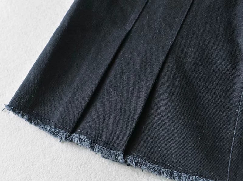 Black Low Rise Cargo Short Mini Skirt with Raw Seam detail
