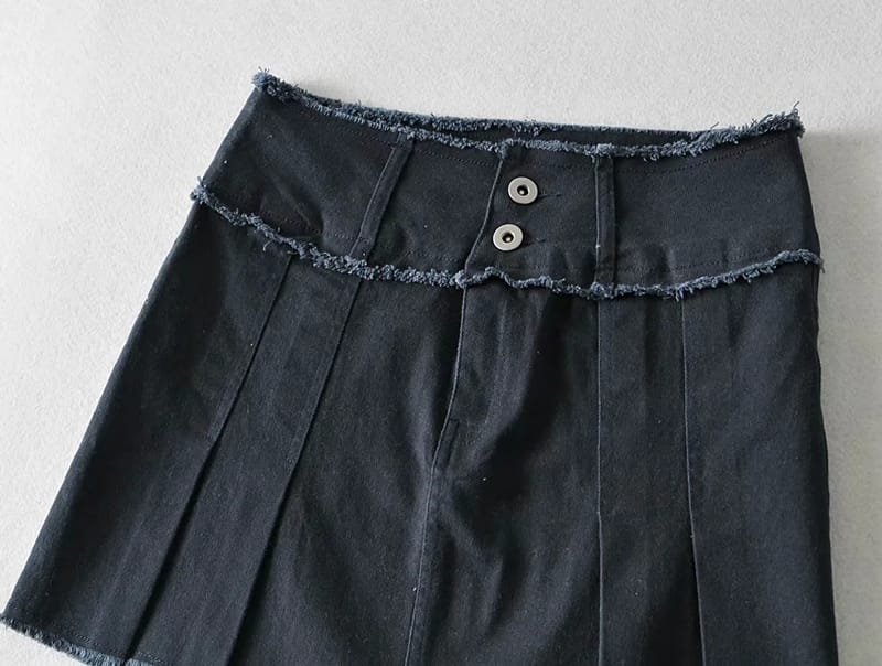 Black Low Rise Cargo Short Mini Skirt with Raw Seam detail