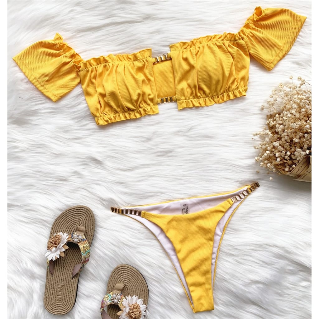 Women Yellow Ribbed off Shoulder Ruffled Frilled Bikini Set with Rust Gold Chain Decor