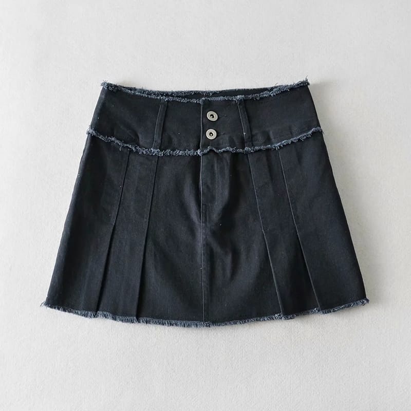 Black Low Rise Cargo Short Mini Skirt with Raw Seam detail