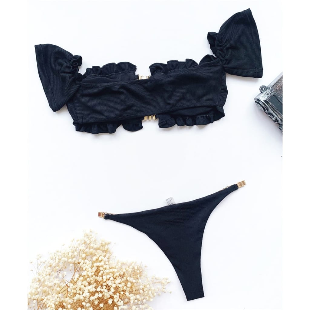 Women Black Ribbed off Shoulder Ruffled Frilled Bikini Set with Rust Gold Chain Decor