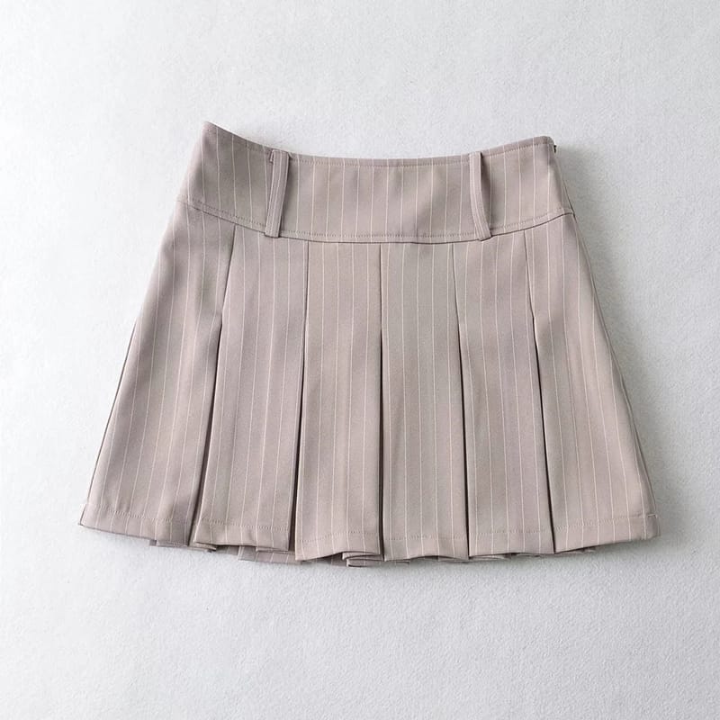 High Waist Pleated Mini Skirt in Black