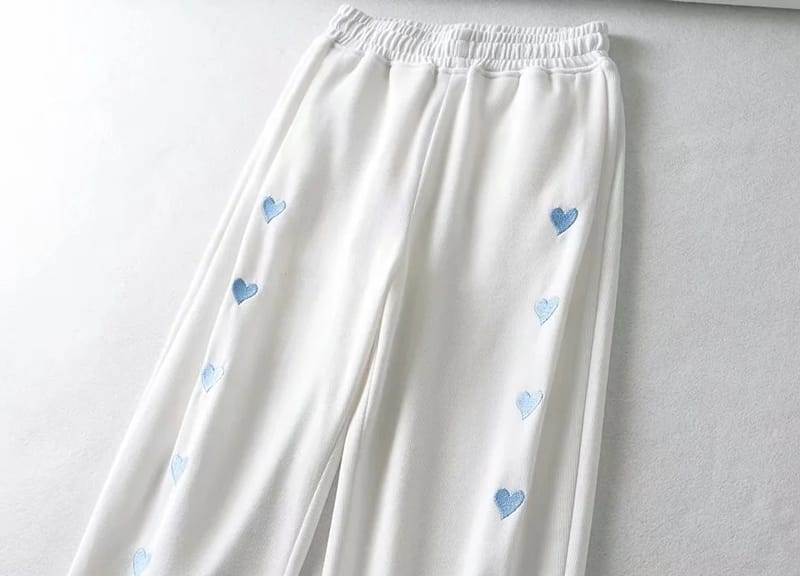 Women White Oversized Jogger Sweetheart Sporty Pants with Drawstring Cuffs and Heart Print detail