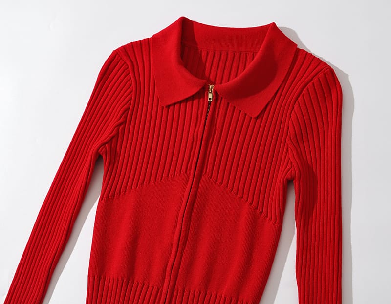 Women Solid Red Spread Collar Doal way Zip Knitted Jumper