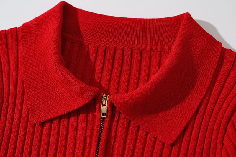 Women Solid Red Spread Collar Doal way Zip Knitted Jumper