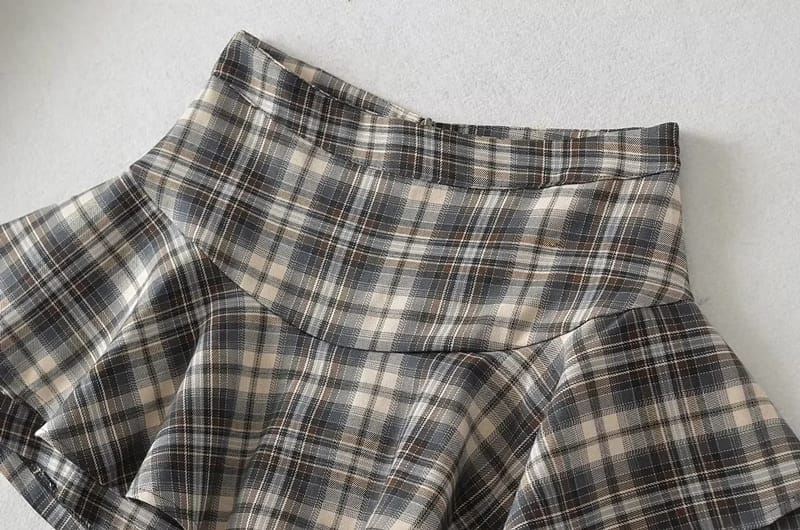 Women Plaid Checkered Mini Skirt with under Shorts and Frill detail