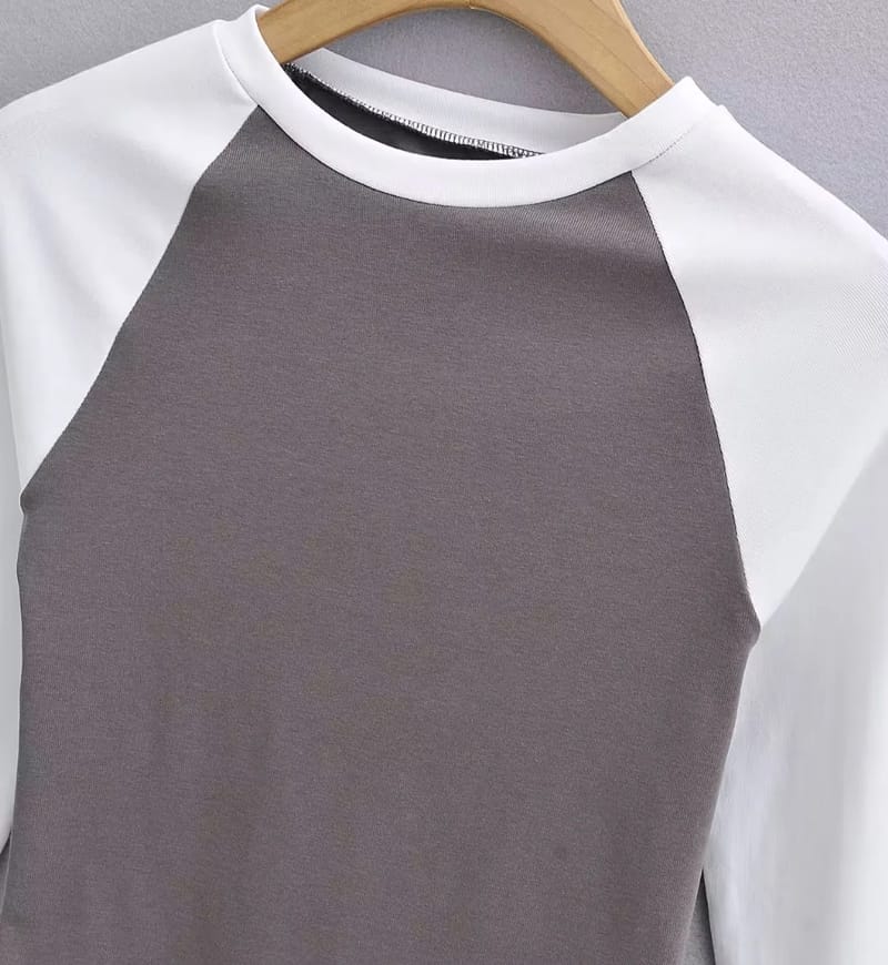 Women’s Color Blocked Long Sleeve Fitted Cropped T-shirt with Curve Hem