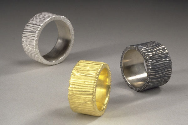 Flat Wide Vertical Dig Ring