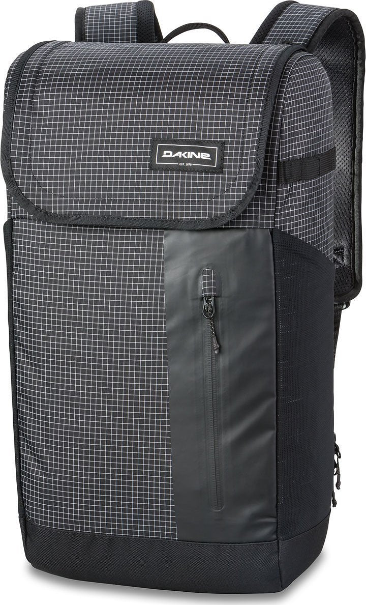 dakine concourse 28l