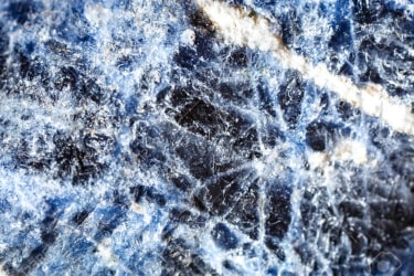 Pierre Bleu sodalite, pour aquarium: bleu strié de blanc