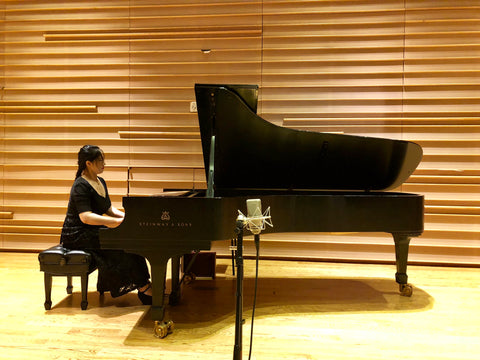 Sisi Liu performing on a Steinway piano at the 2018 New York Piano Festival at DiMenna Center for Classical Music