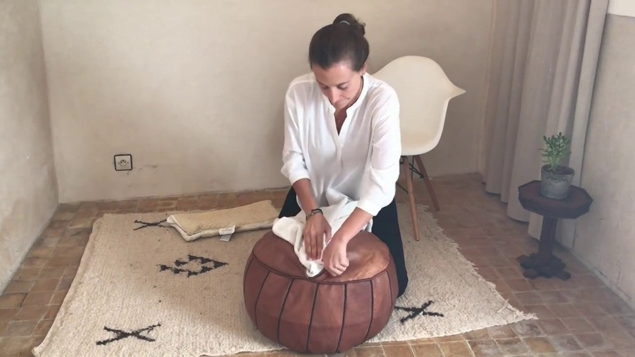 Fill Leather Pouf From Marrakesh With cloth and polyester ball