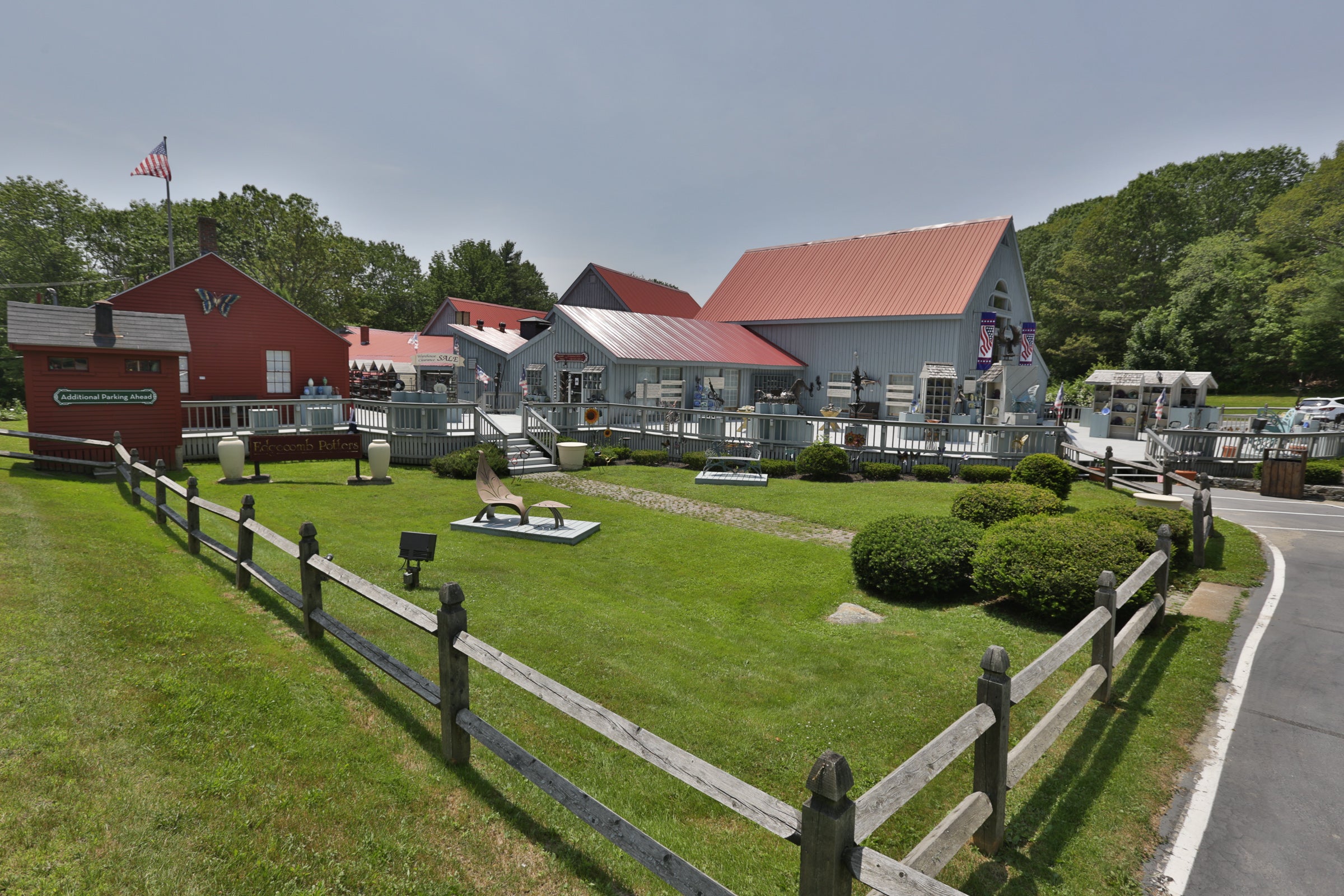 edgecomb-location-retail-studio-maine_7b79f37b-30cf-46d8-a156-4cc5d1fd234d