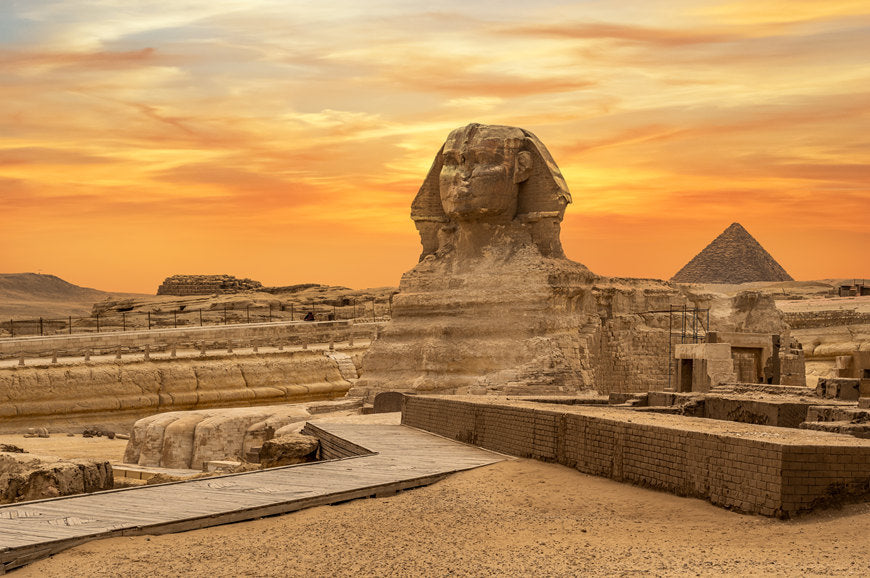 Landscape-with-Egyptian-pyramids-Great-Sphinx-and-silhouettes-Ancient-symbols-and-landmarks-of-Egypt