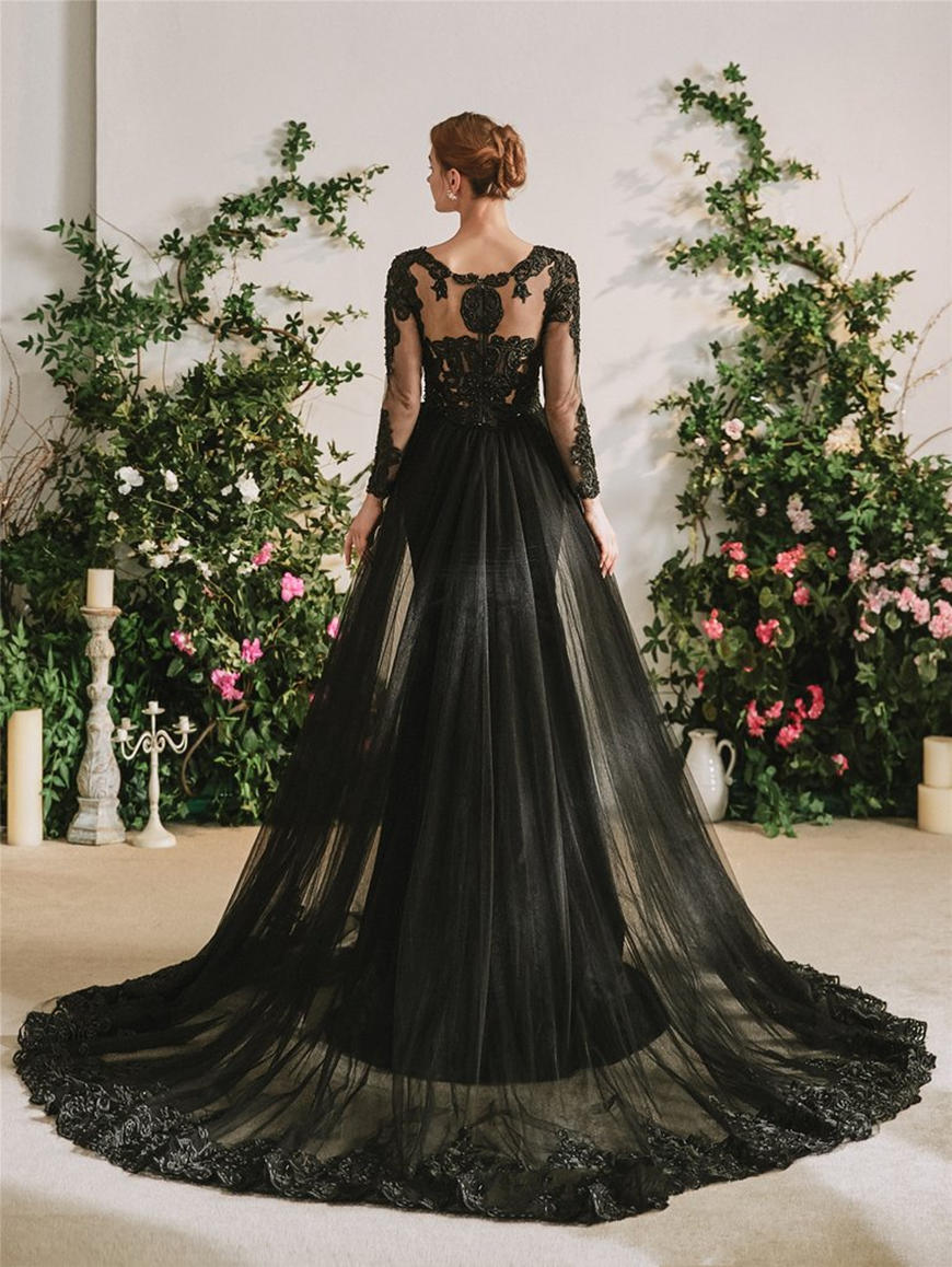 a-gorgeous-black-lace-wedding-dress