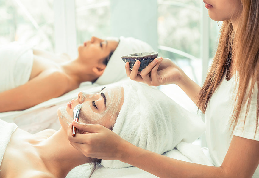 two-women-is-doing-spa