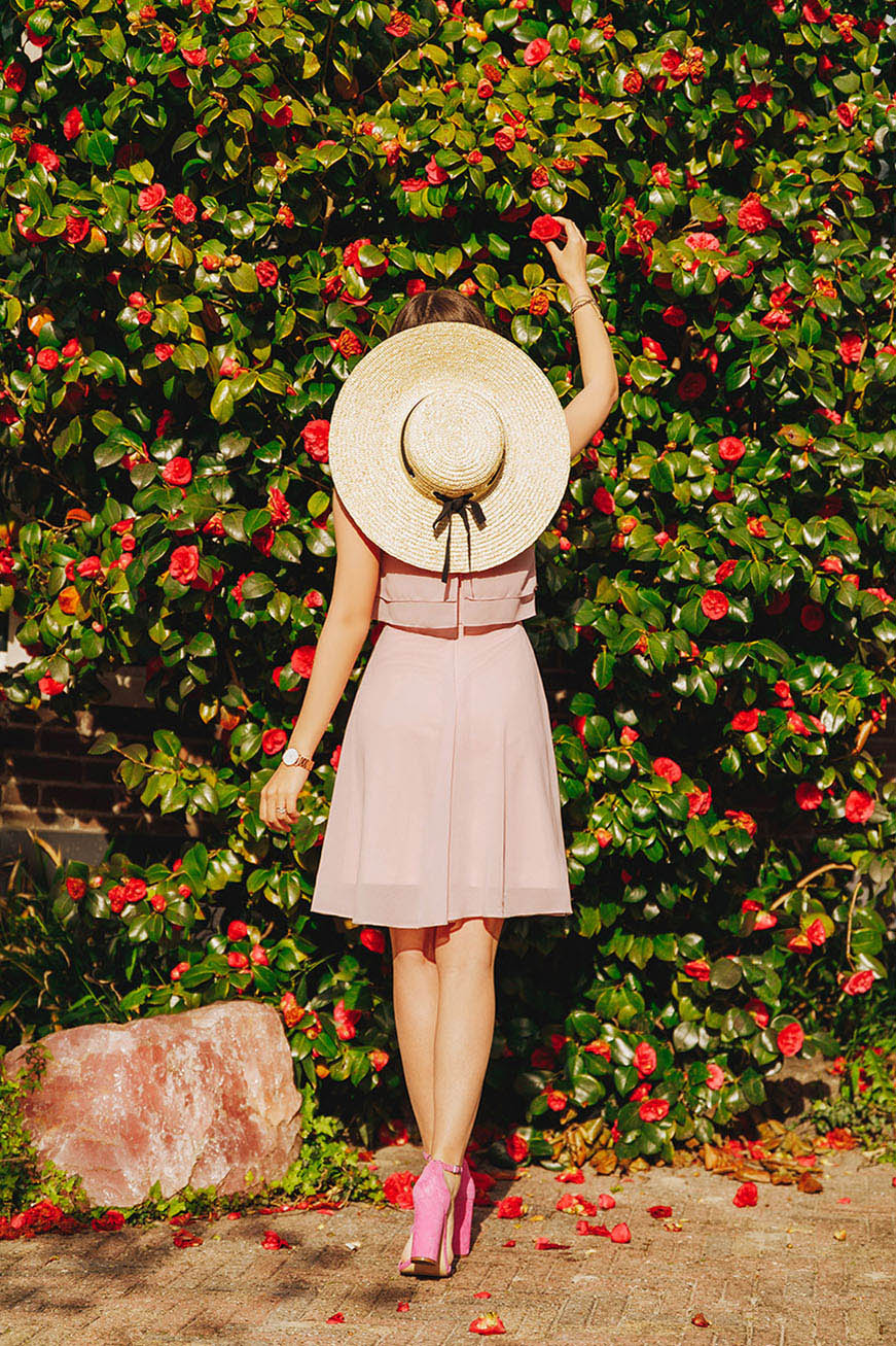 Larisa-with-ever-pretty-short-flowy-pink-dress