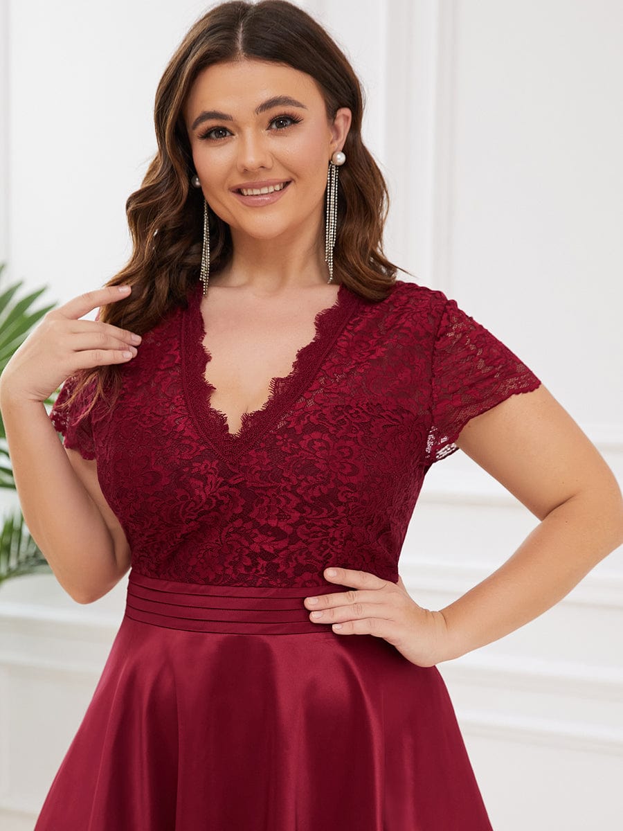 Plus Size V-neck Lace Bodice A-line Cocktail Dress with Pockets