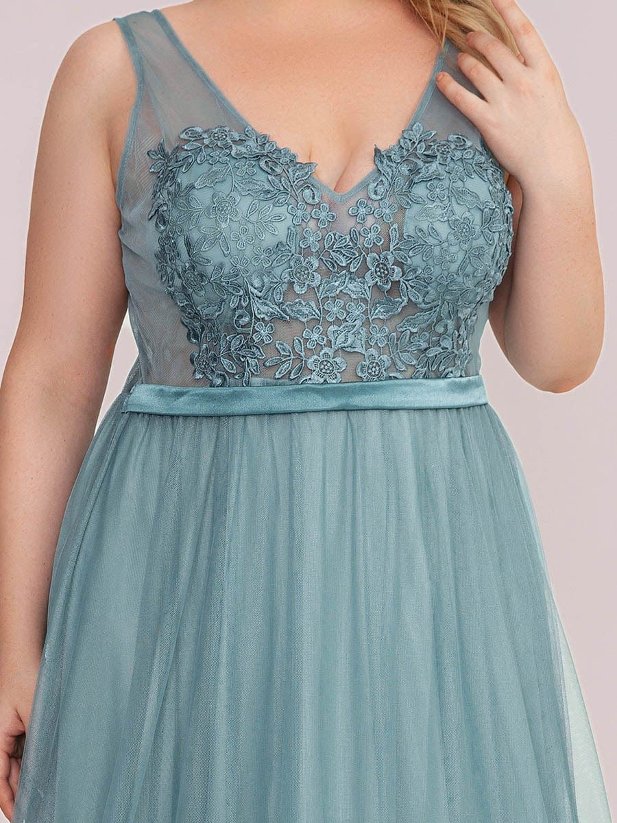 Plus Size Women's A-Line V-Neck Floral Lace Appliques Bridesmaid Dress