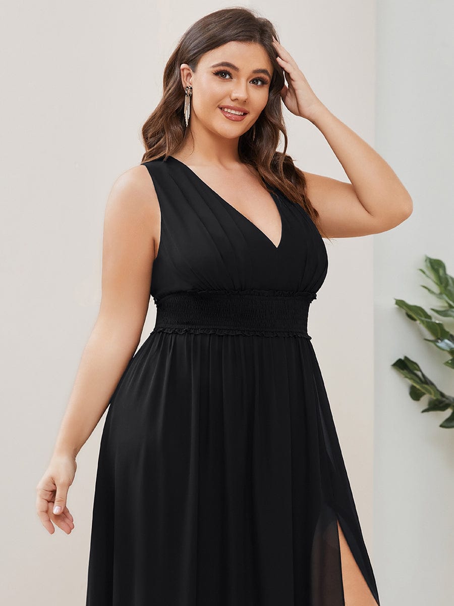 Plus Size V-Neck Sleeveless Pleated Chiffon Bridesmaid Dress