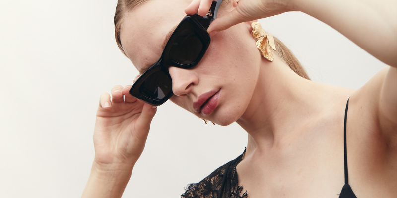 Lentes de sol cuadrados: Elegancia y empoderamiento para tu look – Vision  Center