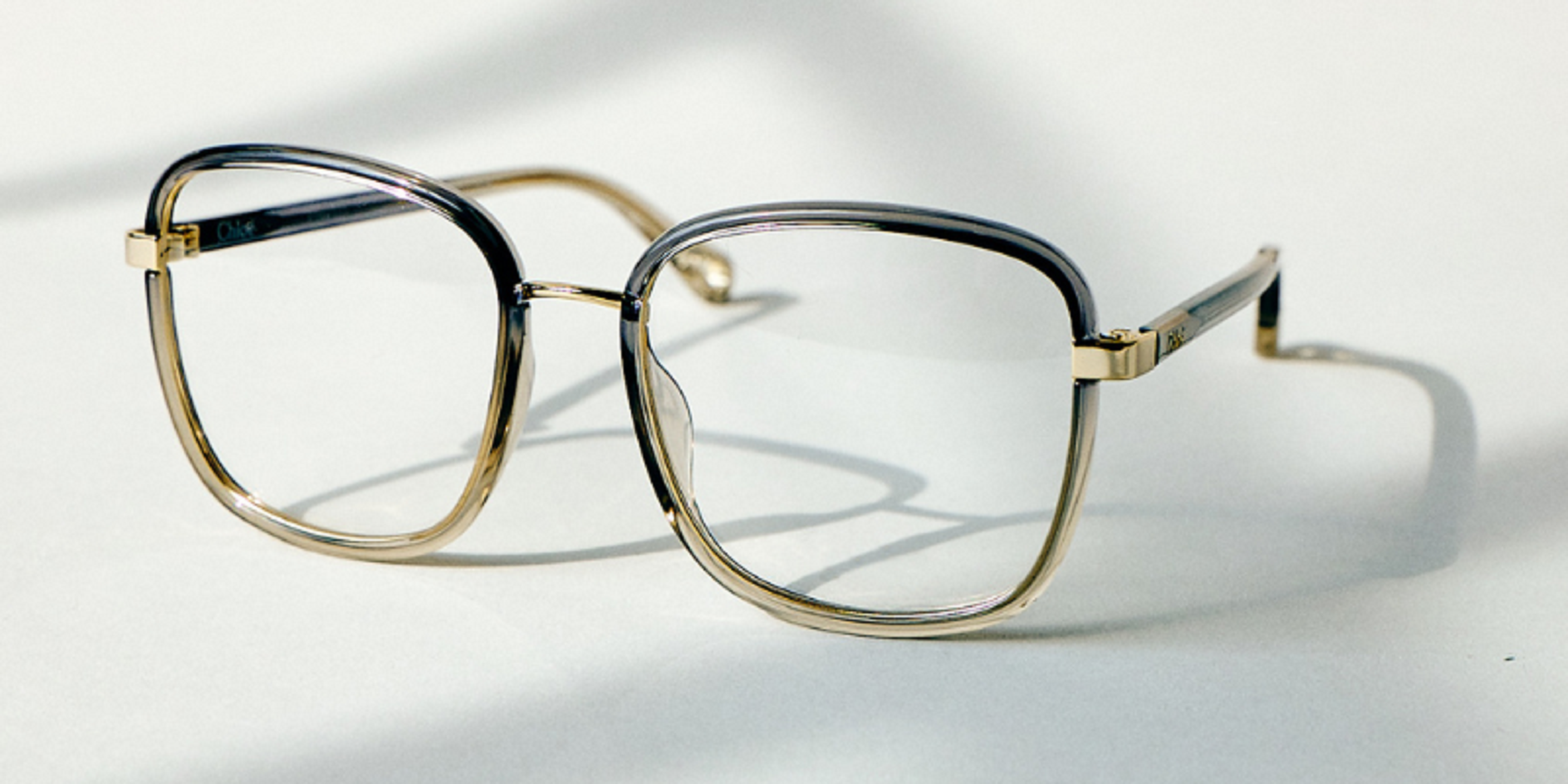 10 monturas de gafas graduadas que rejuvenecen y cómo elegir las que más te  favorecen