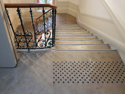 Nez de marche escalier Protecteur de bord d'escalier flexible auto-adhésif,  bordure de bord d'escalier pour bureaux/hôpitaux/centres commerciaux