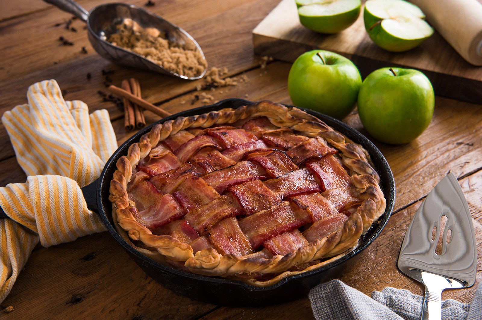 Fancy Apple bourbon bacon pie r/Baking